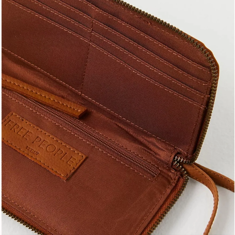 ⚡️EUC⚡️Free People Distressed Vegan Wallet - Picture 3 of 8